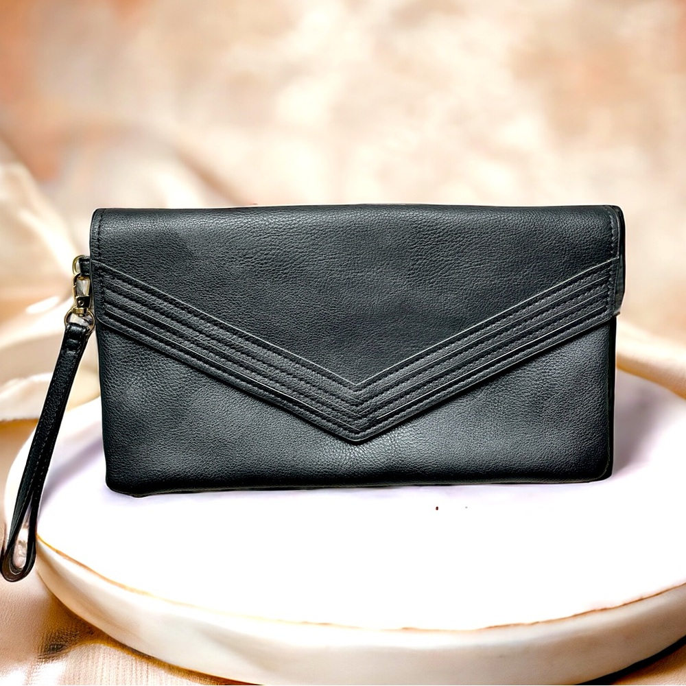 Kelly & Katie Black Faux Leather Clutch